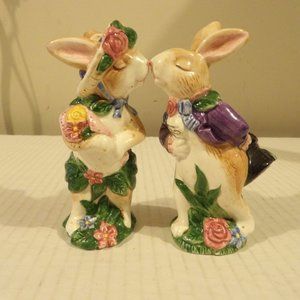 + VTG FITZ & FLOYD Kissing Bunny Rabbits Salt & Pepper Shakers Sri Lanka 1994